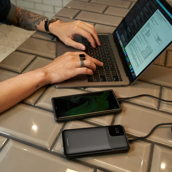 Powerbank Slim 10,000 mah carga super rápida 22,5W cables incorporados - Imagen 4